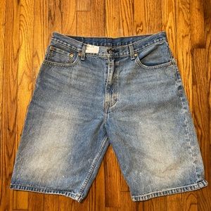 distressed Levi jean shorts